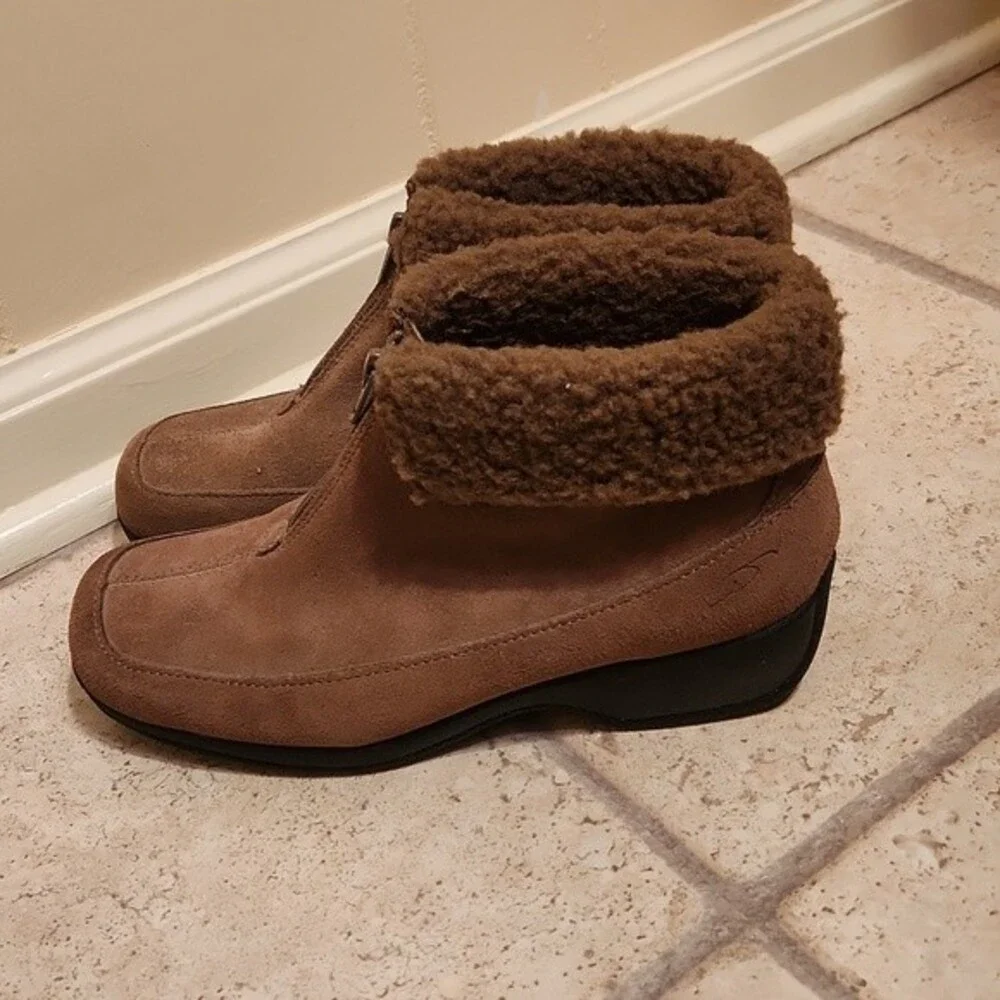 Dr. Scholl's Brown Suede Ankle Boots w/  Faux Fur Size 7